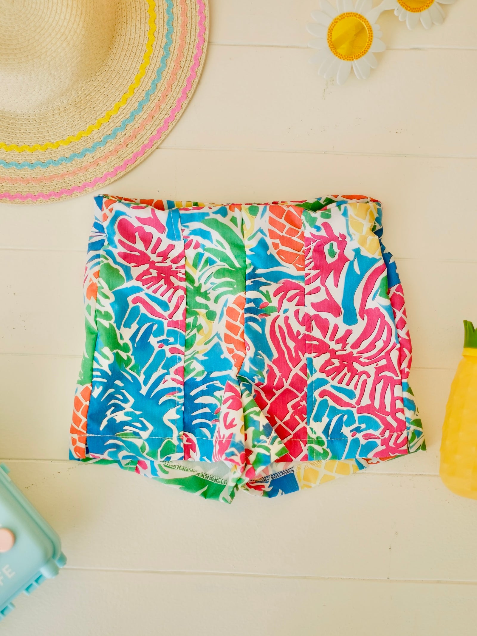 Clio High-waisted Shorts | Pineapple