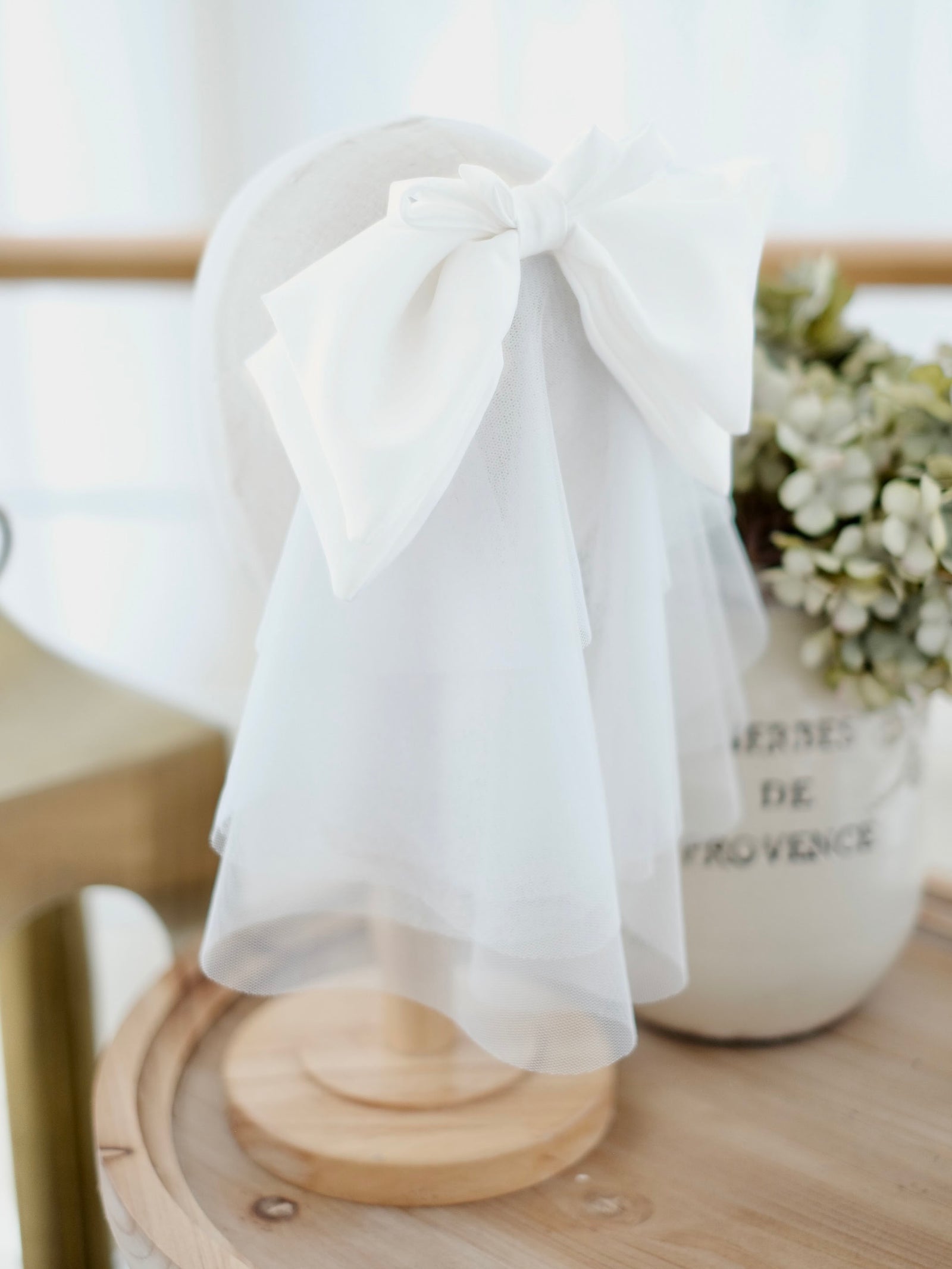 Bow Veil in Silk Crepe