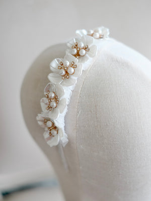 Pearlized Floral Headband | Off-White & Gold